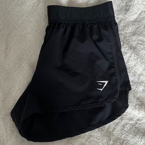 GYMSHARK Training lose fit short